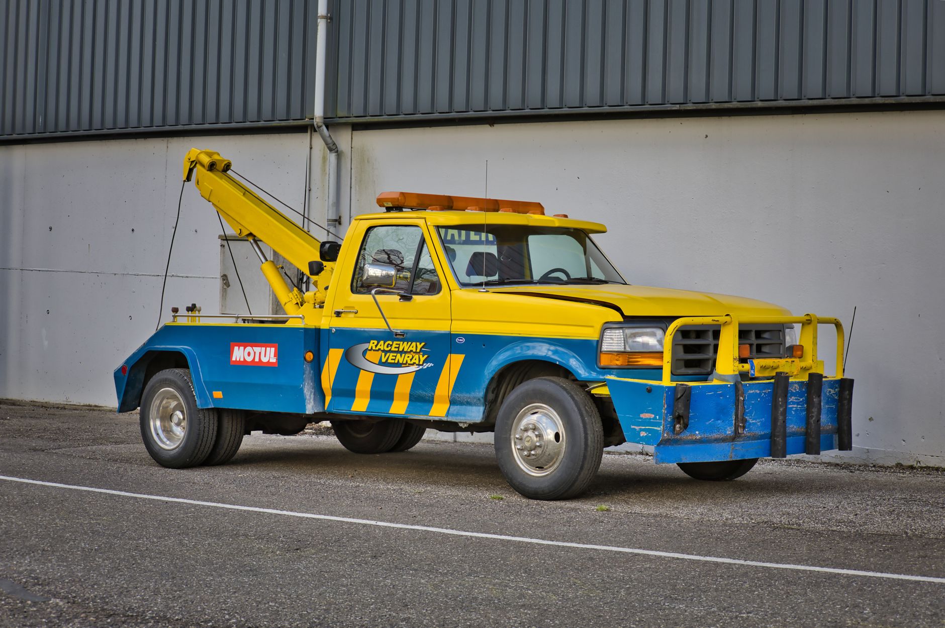 Remorquage Voiture équipe à Châtillon